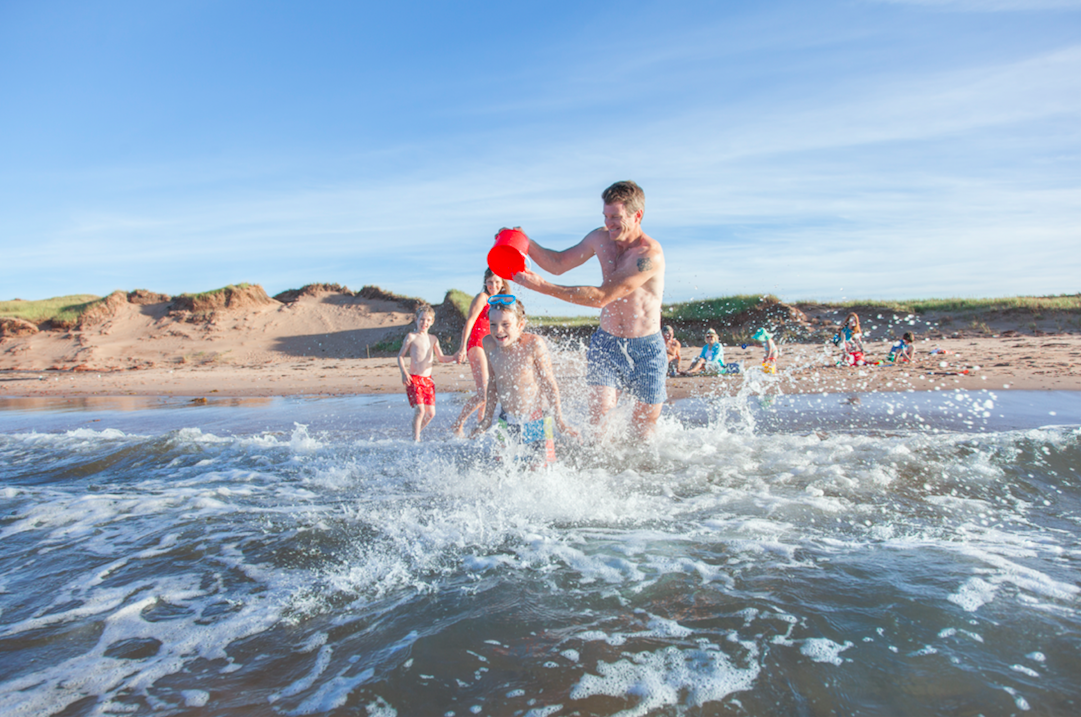 Les 8 principales raisons pour lesquelles Cavendish Beach est la destination estivale idéale pour les familles