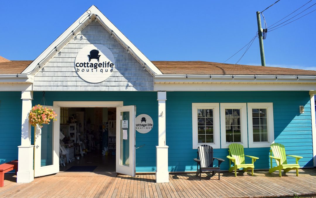 Cottage Life Boutique – Holiday Cocktail Mixing